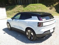 ボルボ EX30 ウルトラ シングルモーター エクステンデッドレンジ_RHD