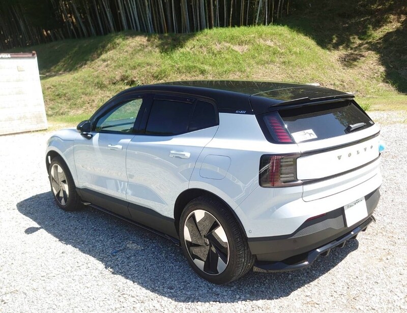 ボルボ EX30 ウルトラ シングルモーター エクステンデッドレンジ_RHD