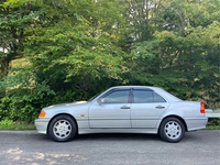 メルセデス・ベンツ Cクラス セダン C240_RHD(セダン_AT)