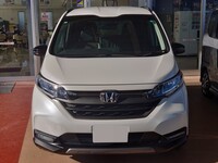 ホンダ フリード クロスター ブラックスタイル_6人乗り(CVT_1.5)