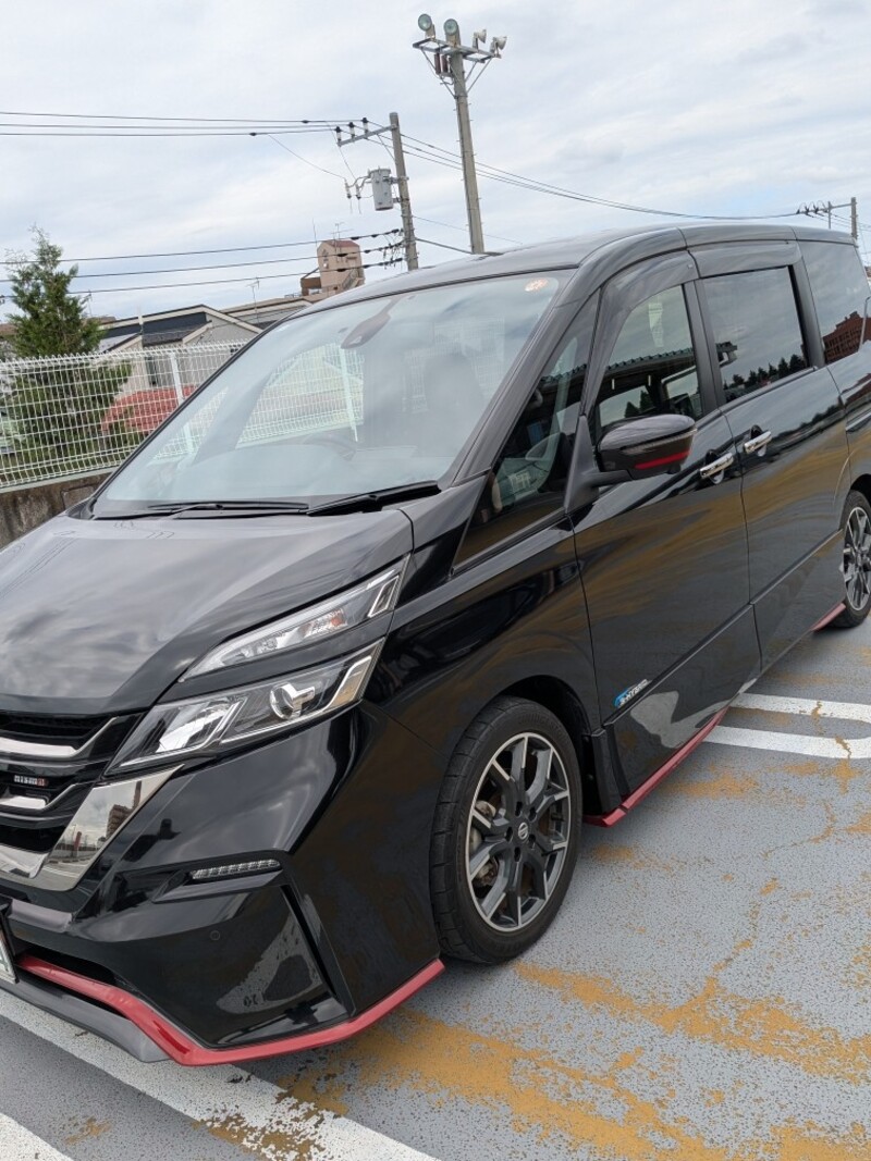 日産 セレナハイブリッド ニスモ(CVT_2.0_ハイブリッド)