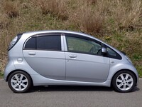 三菱 i-MiEV X