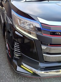 トヨタ ノア Si“W×B III”_7人乗り(CVT_2.0)