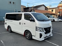 日産 キャラバン バン グランドプレミアムGX ロングボディ 低床_5人乗り_5ドア(AT_2.0_ガソリン)