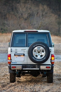 トヨタ ランドクルーザー70 LX4WD(AT_4.2ディーゼル_4ドア)