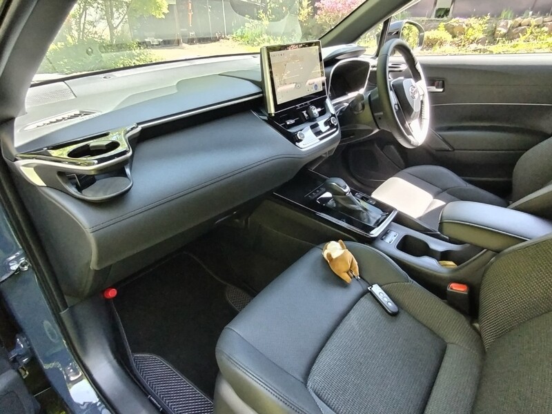 トヨタ カローラクロスハイブリッド Z_E-Four(CVT_1.8_ハイブリッド)