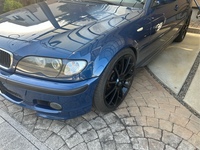 BMW 3シリーズ セダン 330i_M-スポーツ_LHD(MT)