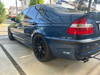 BMW 3シリーズ セダン 330i_M-スポーツ_LHD(MT)