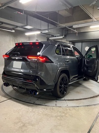 トヨタ RAV4 アドベンチャー_4WD(CVT_2.0)