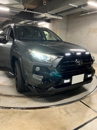 トヨタ RAV4 アドベンチャー_4WD(CVT_2.0)