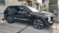 三菱 アウトランダーPHEV P_7人乗り_4WD(2.4)