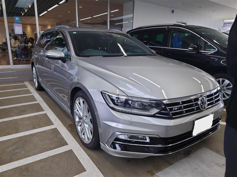 フォルクスワーゲン パサートヴァリアント ヴァリアント 2.0TSI Rライン_RHD(DSG_2.0)