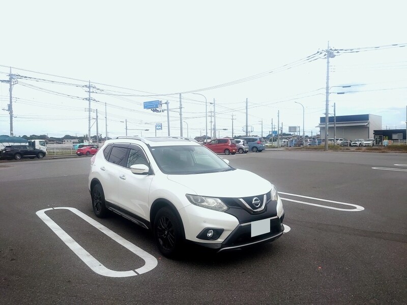 日産 エクストレイル 20X ブラック エクストリーマーX“エマージェンシーブレーキパッケージ”_7人乗り_4WD(CVT_2.0)