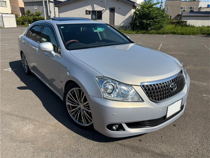 トヨタ クラウンマジェスタ i-Four_4WD(AT_4.3)