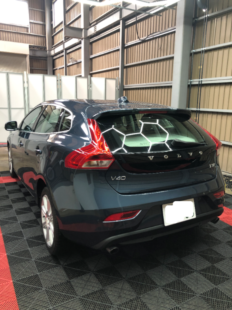 ボルボ V40 T3 インスクリプション_RHD(AT_1.5)