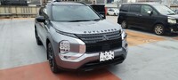 三菱 アウトランダーPHEV ブラックエディション_7人乗り_4WD(2.4)