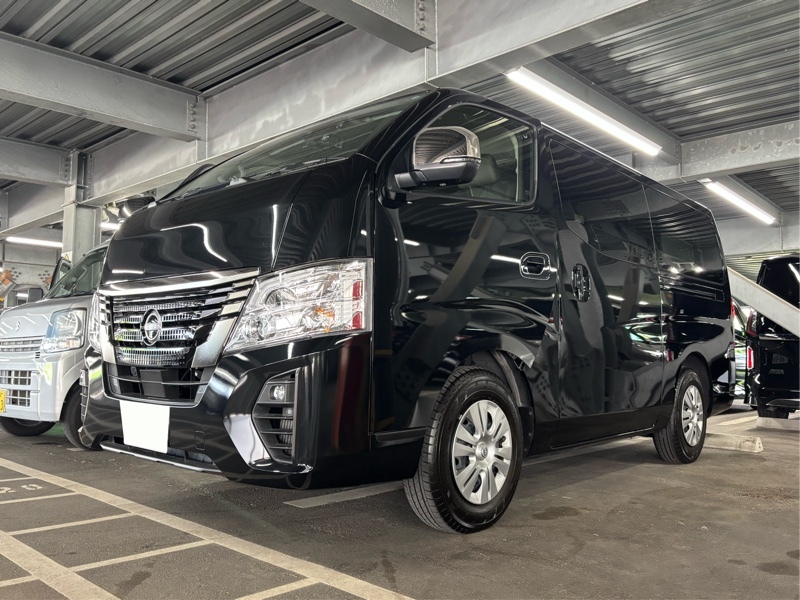 日産 キャラバン バン グランドプレミアムGX ロングボディ 低床_5人乗り_5ドア(AT_2.0_ガソリン)