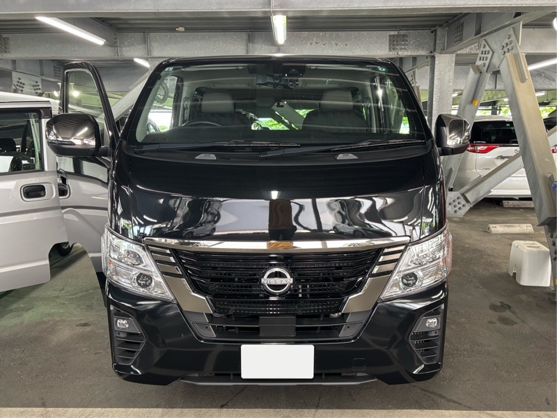日産 キャラバン バン グランドプレミアムGX ロングボディ 低床_5人乗り_5ドア(AT_2.0_ガソリン)