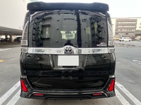トヨタ ヴォクシー ZS“煌”_7人乗り(CVT_2.0)