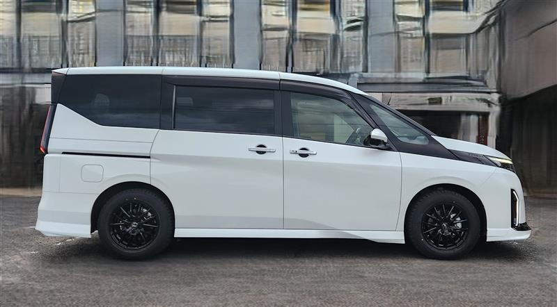 日産 セレナ e-POWER ハイウェイスター V(1.4)