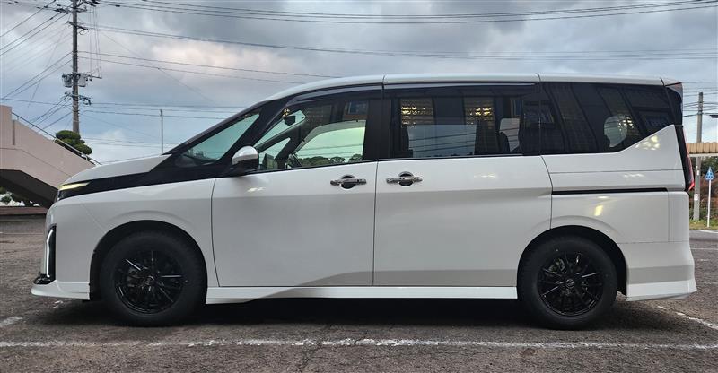 日産 セレナ e-POWER ハイウェイスター V(1.4)