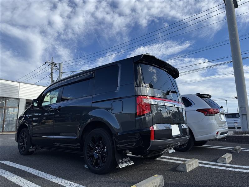 三菱 デリカD:5 シャモニー(電動サイドステップ装着車)_7人乗り_4WD(AT_2.3)