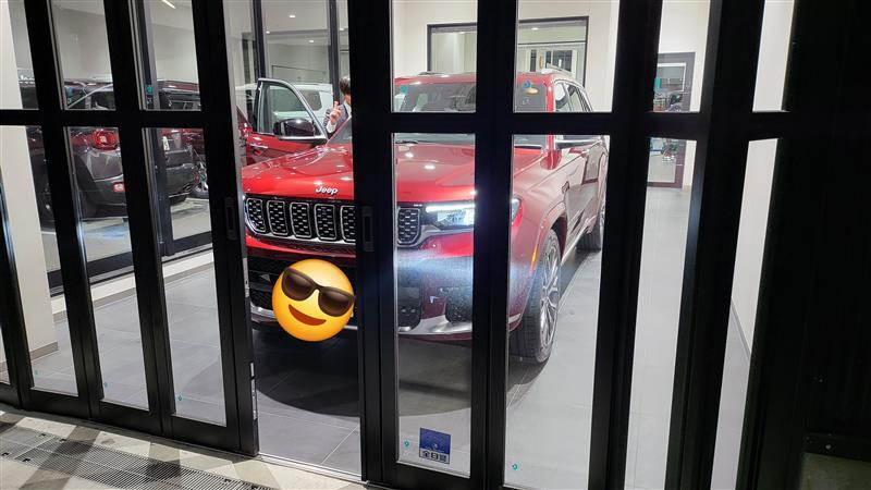 ジープ グランドチェロキーL サミットリザーブ_RHD_4WD(AT_3.6)