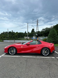フェラーリ 812GTS 812GTS_LHD(F1DCT_6.5)