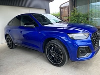アウディ Q5 スポーツバック Sライン ダイナミックエディション_RHD_4WD(Sトロニック_2.0)