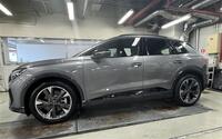 アウディ Q4 e-tron 45 e-tron Sライン_RHD(AT)