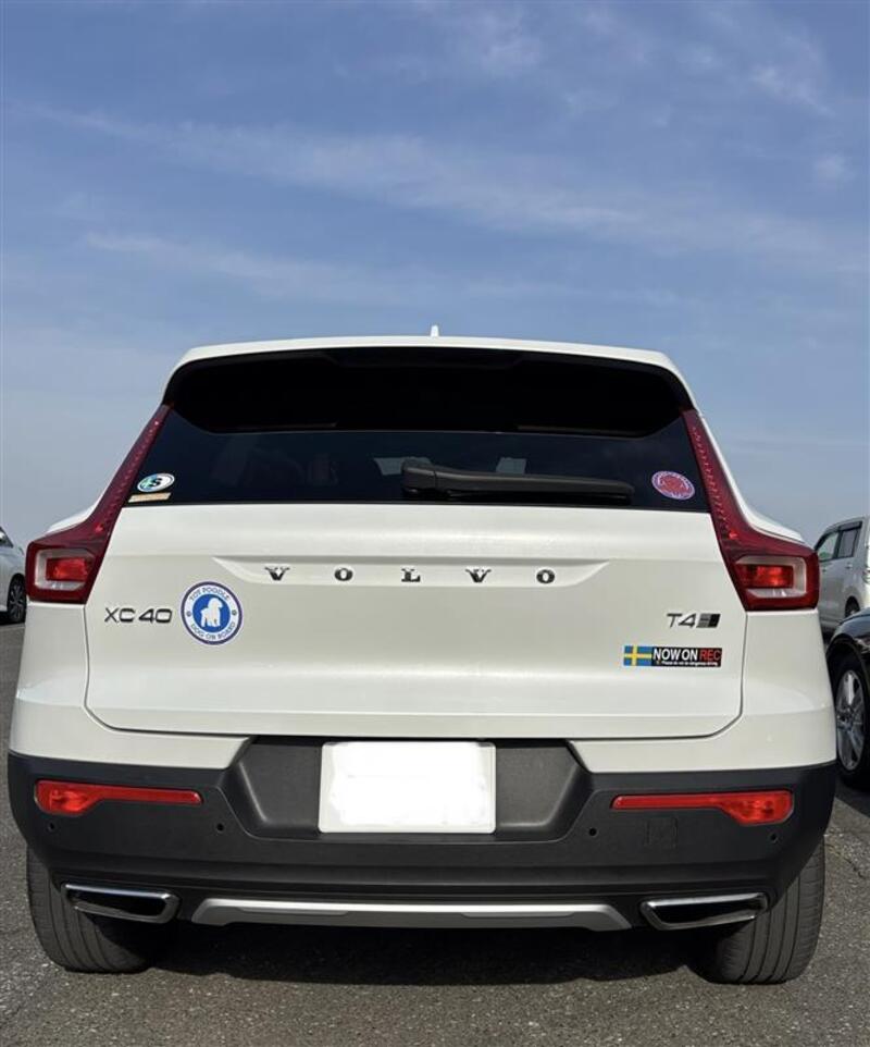 ボルボ XC40 T4 AWD インスクリプション_RHD_AWD(AT_2.0)