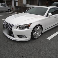 レクサス LS 460“バージョンL”_5人乗り(AT_4.6)