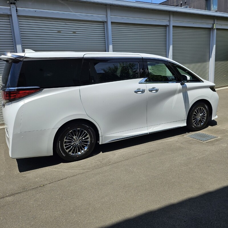 トヨタ アルファード エグゼクティブラウンジ_E-Four(CVT_2.5_ハイブリッド)