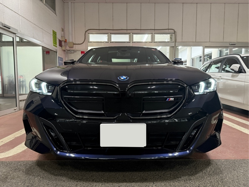 BMW i5 M60 xドライブ_RHD_4WD