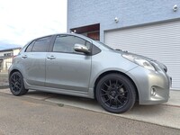 トヨタ ヴィッツ RS_FF(CVT_1.3)