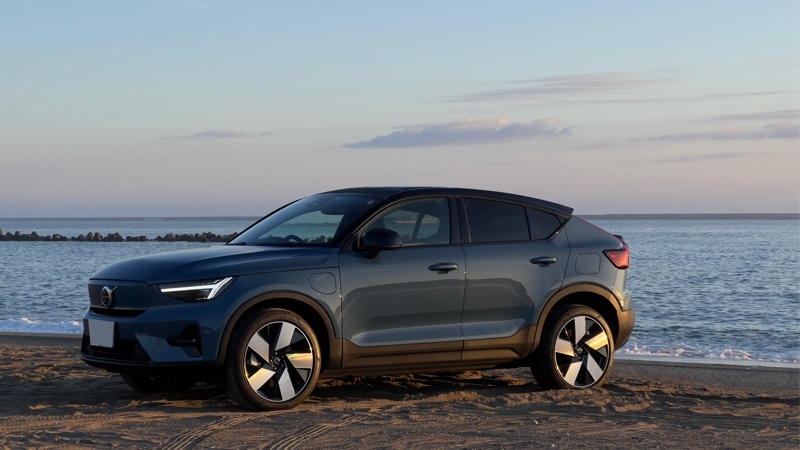 ボルボ C40 リチャージ アルティメット ツインモーター_RHD_AWD