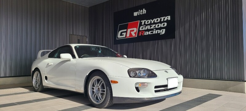 トヨタ スープラ SZ-R(MT)