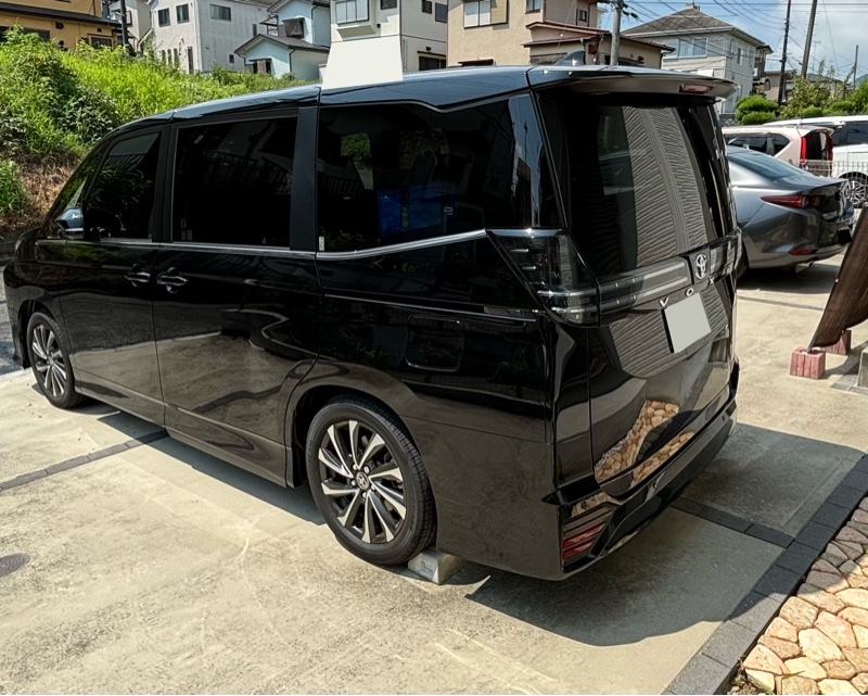 トヨタ ヴォクシー ハイブリッド S-Z_7人乗り(CVT_1.8_ハイブリッド)