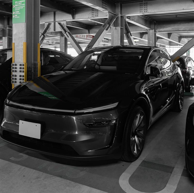 テスラ モデルY ロングレンジ_AWD_RHD