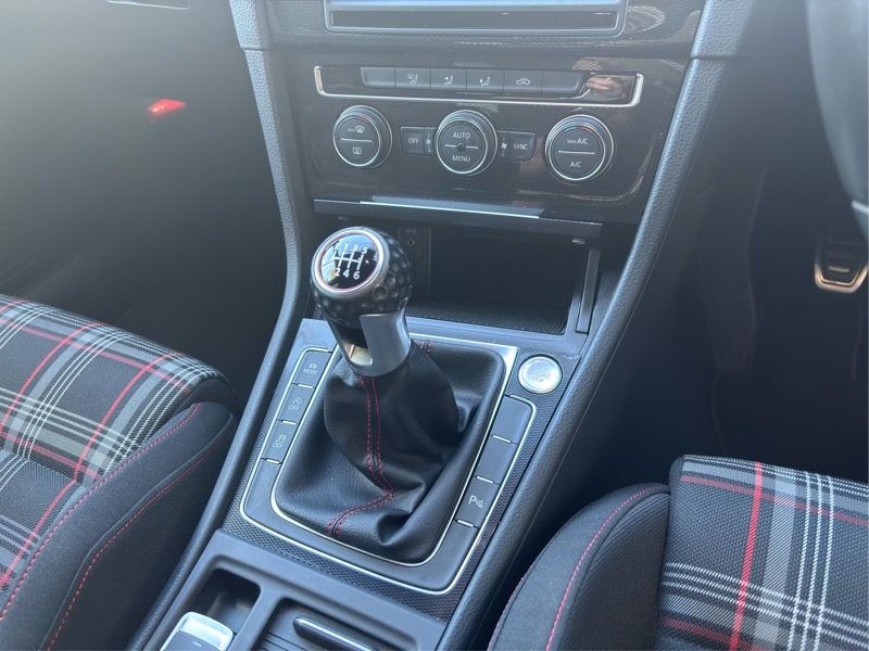 フォルクスワーゲン ゴルフ (ハッチバック) GTI_RHD(MT_2.0)