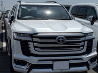 トヨタ ランドクルーザー300 ZX_7人乗り_4WD (AT_3.5_ガソリン)