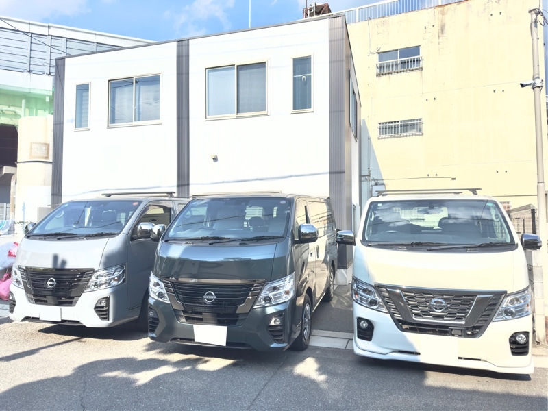 日産 キャラバン バン グランドプレミアムGX ロングボディ 低床_5人乗り_5ドア(AT_2.4_ディーゼル)