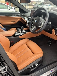 BMW 5シリーズ ツーリング 530i ツーリング Mスポーツ_RHD(AT_2.0)
