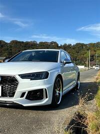 アウディ RS4アバント （ワゴン） RS4 アバント_RHD_4WD(AT_2.9)