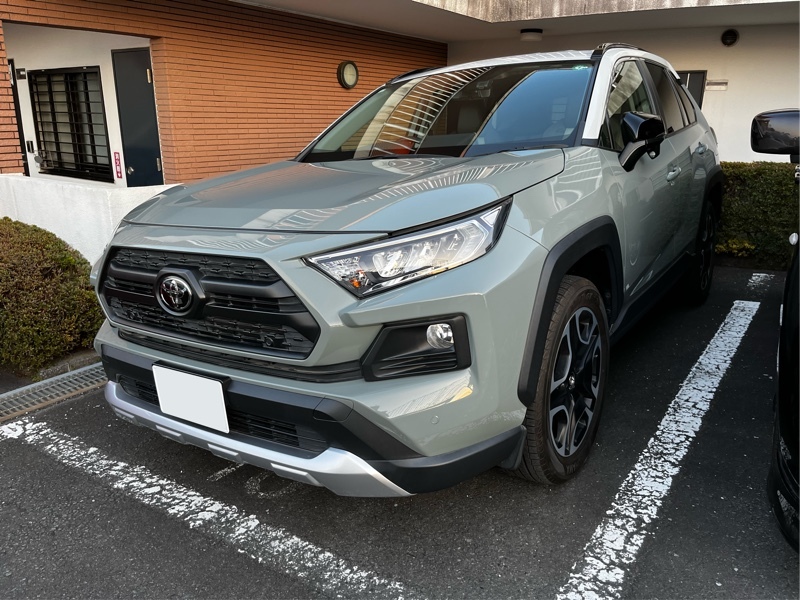 トヨタ RAV4 アドベンチャー_4WD(CVT_2.0)