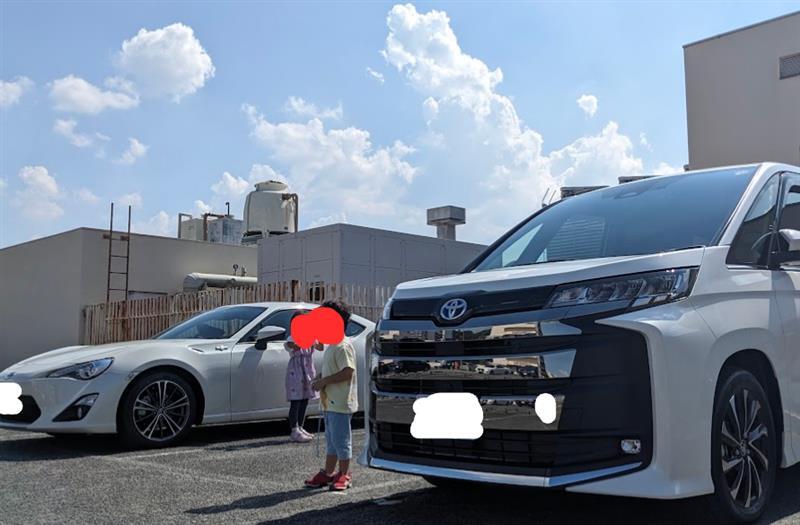 トヨタ ノア ハイブリッド Z_7人乗り(CVT_1.8_ハイブリッド)