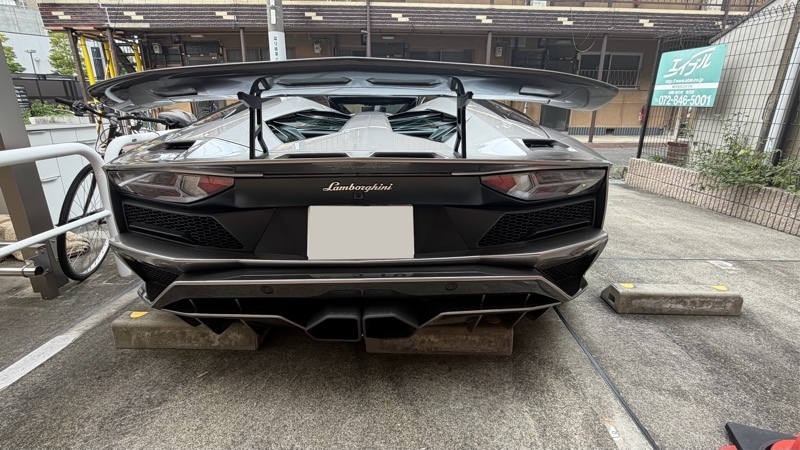 ランボルギーニ アヴェンタドール ロードスター S ロードスター_LHD_4WD(ISR_6.5)