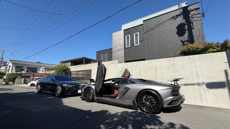 ランボルギーニ アヴェンタドール ロードスター S ロードスター_LHD_4WD(ISR_6.5)