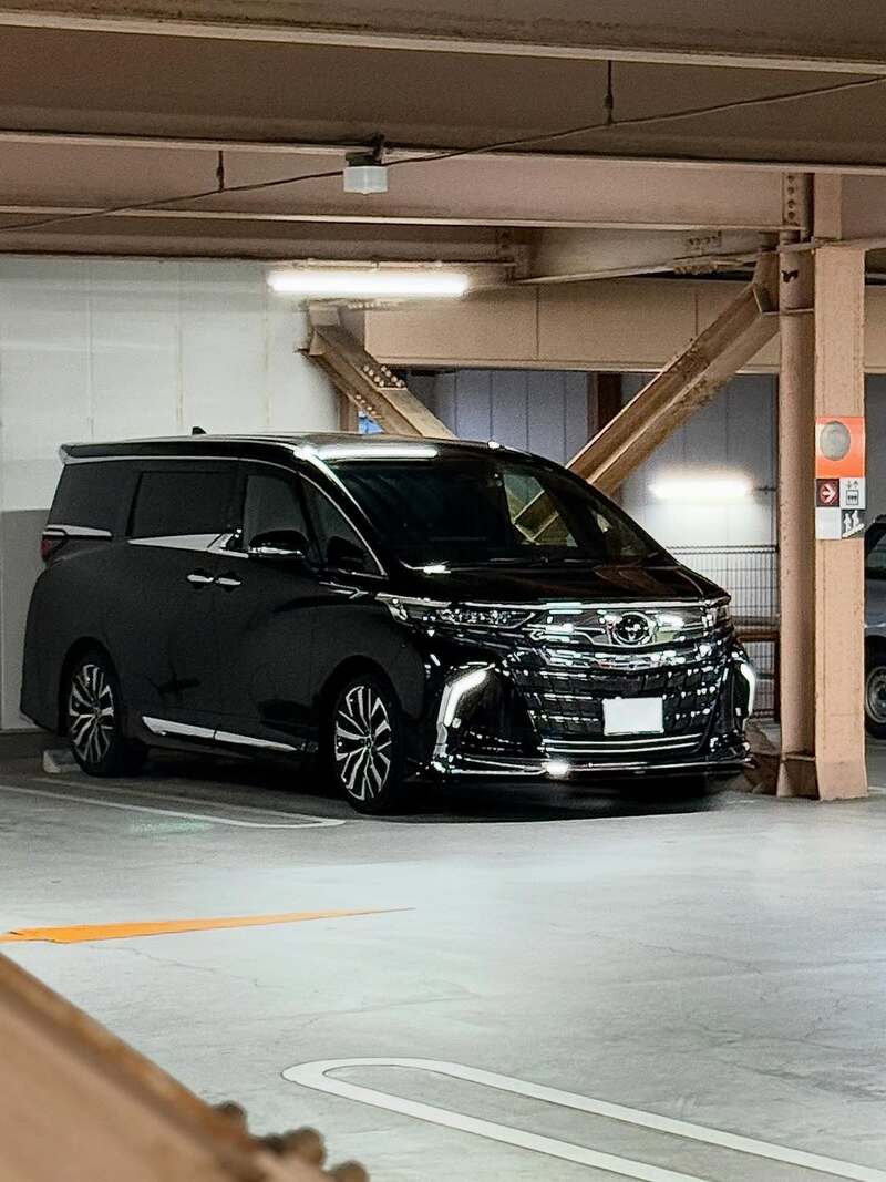 トヨタ アルファード エグゼクティブラウンジ_E-Four(CVT_2.5_ハイブリッド)