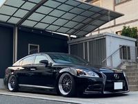 レクサス LS 460“Fスポーツ”_5人乗り(AT_4.6)